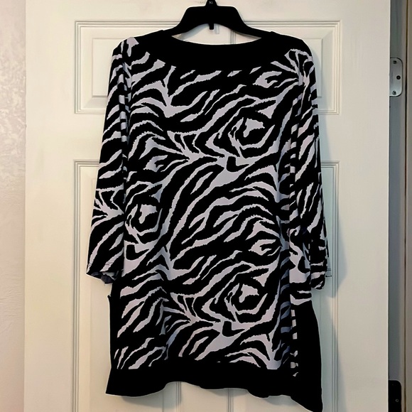 WOMEN’S PLUS SIZE BLOUSE : SIZE 3X - Picture 2 of 2